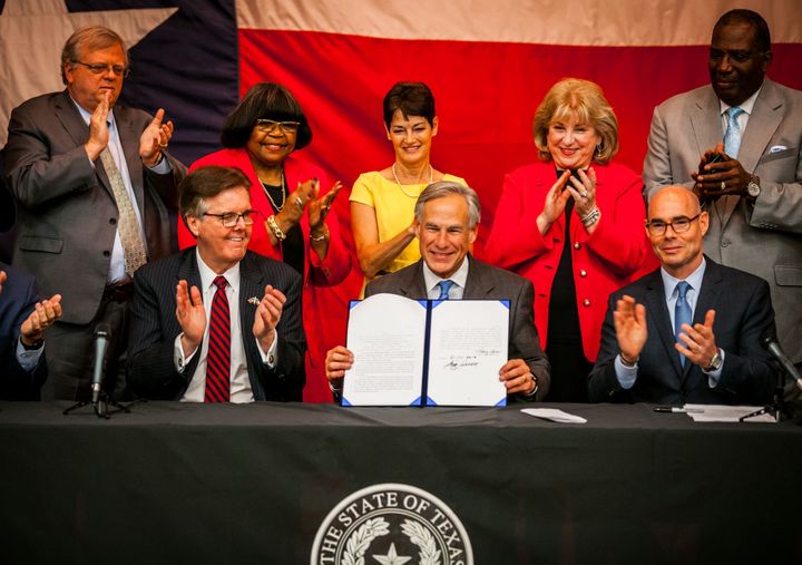 Greg Abbott to offer pay raises in Pesos for coaches
